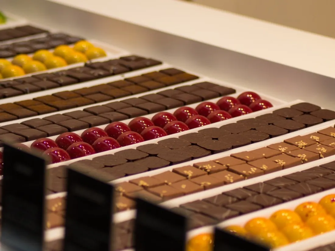 Du chocolat dans une boutique.